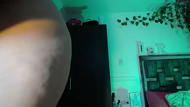 emma hoot1 online show from September 2025 02:22:02 AM