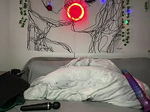 Snapshot of kinkygirl420x chatting on December 2024 06:21:01 PM kinkygirl420x online show from December 2024 06:21:01 PM