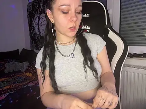 Snapshot of kinkygirl420x chatting on January 2025 09:04:02 PM kinkygirl420x online show from January 2025 09:04:02 PM