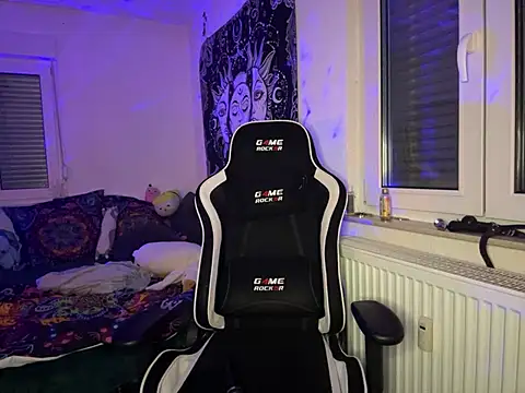 Snapshot of kinkygirl420x chatting on February 2025 01:10:01 AM kinkygirl420x online show from February 2025 01:10:01 AM