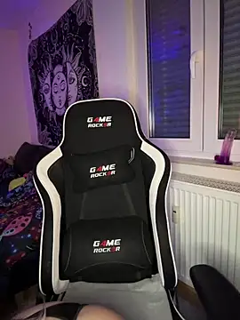 Snapshot of kinkygirl420x chatting on February 2025 10:14:02 PM kinkygirl420x online show from February 2025 10:14:02 PM