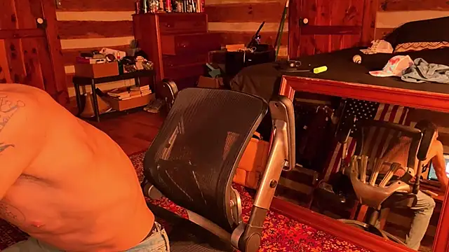 Snapshot of HARD_2QUIT chatting on December 2024 08:31:02 AM HARD 2QUIT online show from December 2024 08:31:02 AM