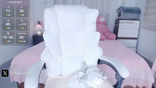 Snapshot of PimChanOK chatting on February 2025 11:26:02 PM PimChanOK online show from February 2025 11:26:02 PM