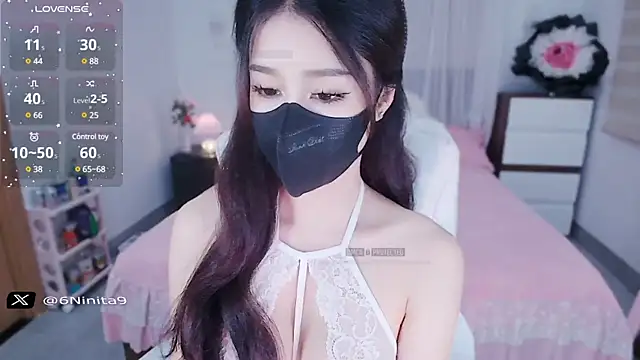 Snapshot of PimChanOK chatting on March 2025 03:13:02 AM PimChanOK online show from March 2025 03:13:02 AM