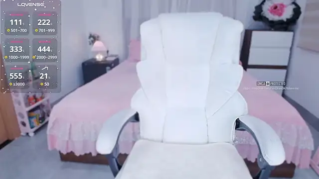 Snapshot of PimChanOK chatting on March 2025 05:17:02 AM PimChanOK online show from March 2025 05:17:02 AM