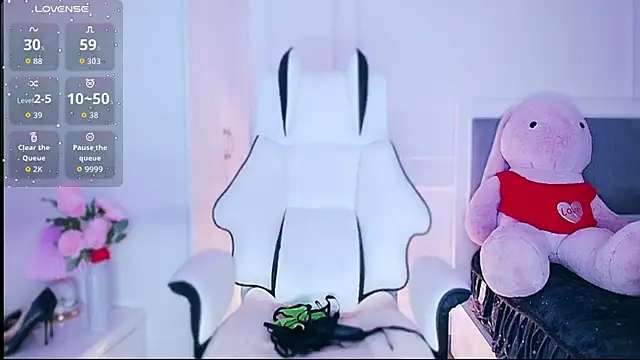 Snapshot of PimChanOK chatting on September 2025 12:56:02 AM PimChanOK online show from September 2025 12:56:02 AM