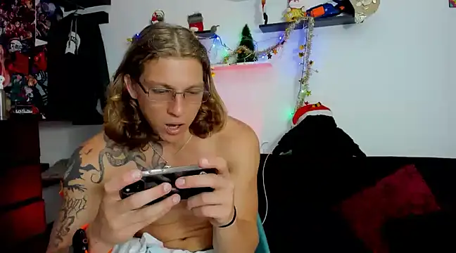 Snapshot of Tom_Krakow chatting on December 2024 09:37:01 PM Tom Krakow online show from December 2024 09:37:01 PM