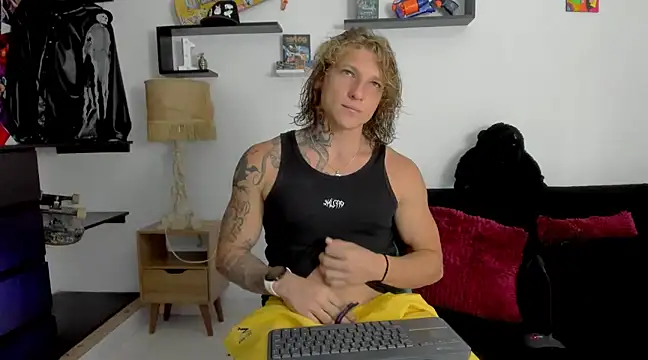 Snapshot of Tom_Krakow chatting on January 2025 06:04:02 PM Tom Krakow online show from January 2025 06:04:02 PM