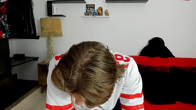 Snapshot of Tom_Krakow chatting on February 2025 06:46:02 PM Tom Krakow online show from February 2025 06:46:02 PM