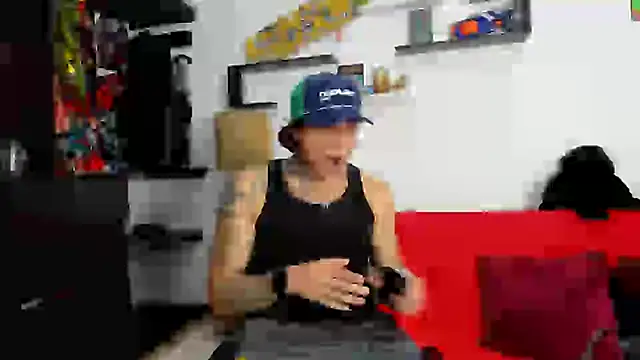 Snapshot of Tom_Krakow chatting on February 2025 07:04:02 PM Tom Krakow online show from February 2025 07:04:02 PM