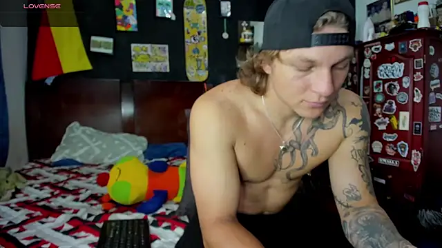 Snapshot of Tom_Krakow chatting on November 2025 06:06:02 PM Tom Krakow online show from November 2025 06:06:02 PM