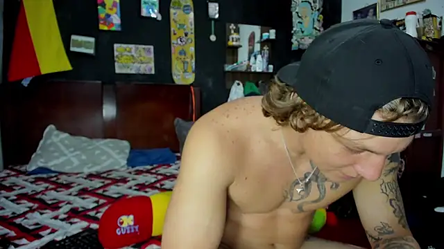 Snapshot of Tom_Krakow chatting on November 2025 06:57:02 PM Tom Krakow online show from November 2025 06:57:02 PM