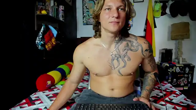 Snapshot of Tom_Krakow chatting on February 2026 07:47:02 PM Tom Krakow online show from February 2026 07:47:02 PM