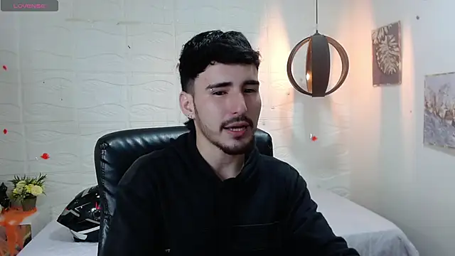 Snapshot of DmitriSanders chatting on December 2024 02:43:02 AM DmitriSanders online show from December 2024 02:43:02 AM