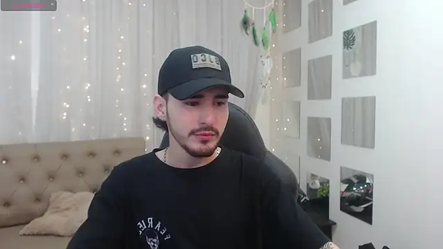 Snapshot of DmitriSanders chatting on December 2024 12:12:02 PM DmitriSanders online show from December 2024 12:12:02 PM