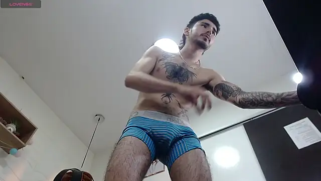 Snapshot of DmitriSanders chatting on January 2025 11:24:01 PM DmitriSanders online show from January 2025 11:24:01 PM