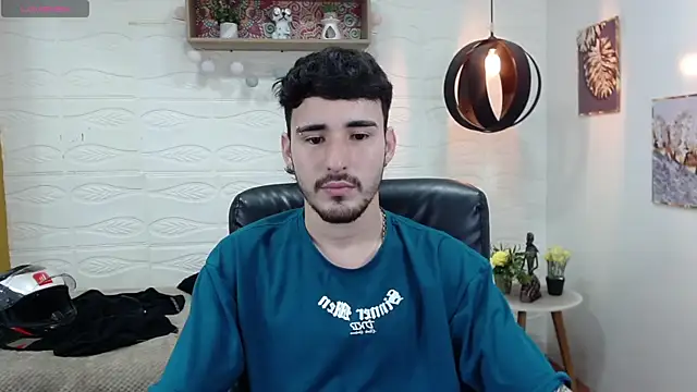 Snapshot of DmitriSanders chatting on January 2025 08:26:02 PM DmitriSanders online show from January 2025 08:26:02 PM