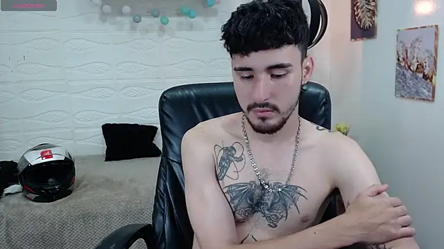 Snapshot of DmitriSanders chatting on January 2025 12:46:01 AM DmitriSanders online show from January 2025 12:46:01 AM