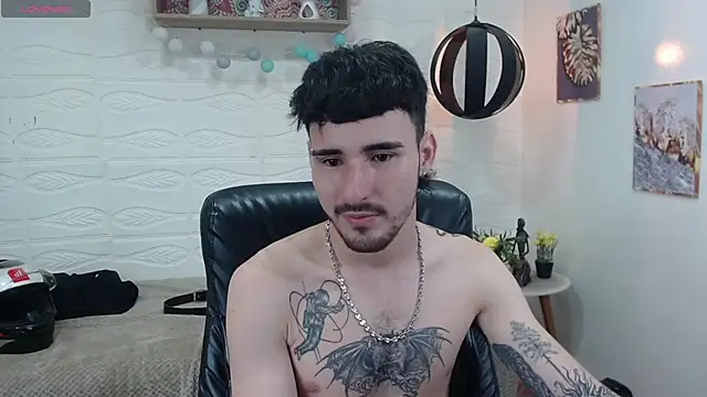 Snapshot of DmitriSanders chatting on January 2025 11:10:02 PM DmitriSanders online show from January 2025 11:10:02 PM