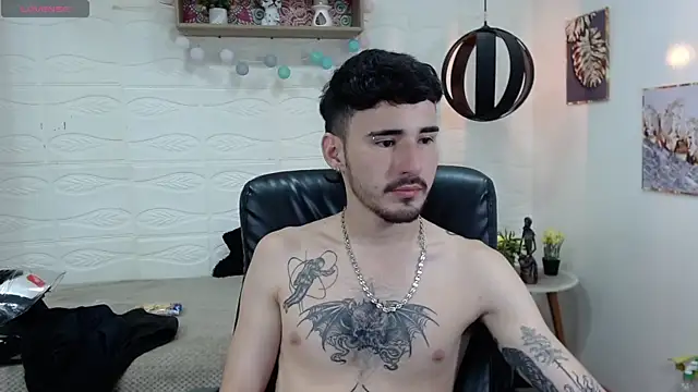 Snapshot of DmitriSanders chatting on February 2025 05:42:01 PM DmitriSanders online show from February 2025 05:42:01 PM