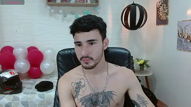 Snapshot of DmitriSanders chatting on February 2025 09:48:02 PM DmitriSanders online show from February 2025 09:48:02 PM