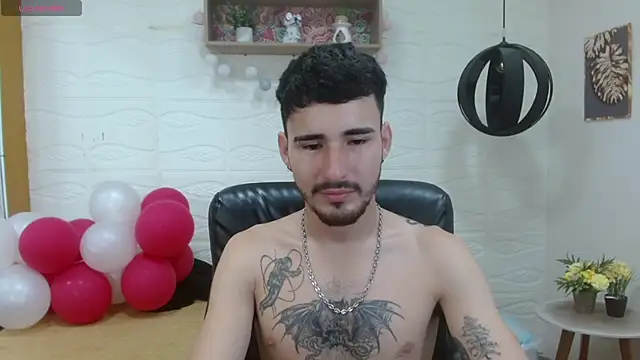 Snapshot of DmitriSanders chatting on March 2025 07:36:01 PM DmitriSanders online show from March 2025 07:36:01 PM