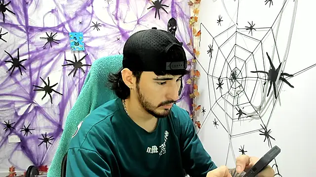 Snapshot of DmitriSanders chatting on December 2025 02:00:02 PM DmitriSanders online show from December 2025 02:00:02 PM