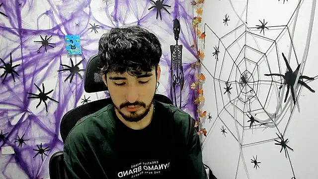 Snapshot of DmitriSanders chatting on December 2025 08:26:01 PM DmitriSanders online show from December 2025 08:26:01 PM