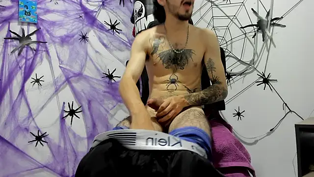 Snapshot of DmitriSanders chatting on January 2026 02:43:02 PM DmitriSanders online show from January 2026 02:43:02 PM