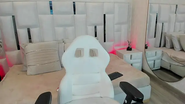 imkrystall online show from November 2025 09:17:01 PM