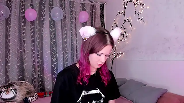 Snapshot of space_cowgirl chatting on February 2025 03:39:02 AM space cowgirl online show from February 2025 03:39:02 AM