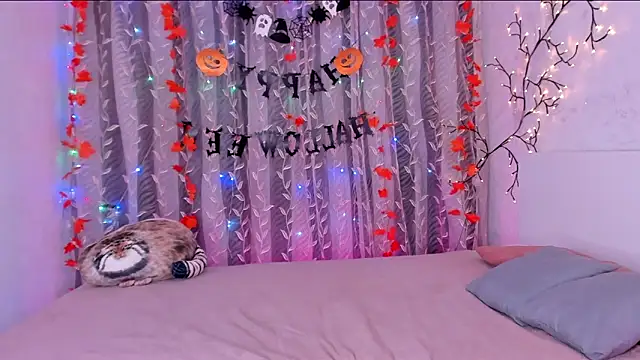 Snapshot of space_cowgirl chatting on November 2025 07:01:02 PM space cowgirl online show from November 2025 07:01:02 PM