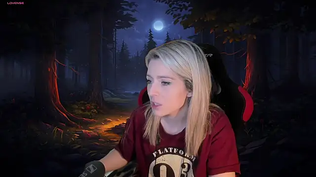 Lisaonthemoon online show from December 2024 07:28:01 PM