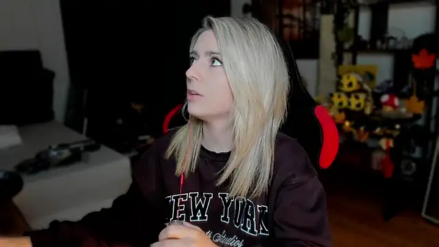 Lisaonthemoon online show from September 2025 04:54:01 PM