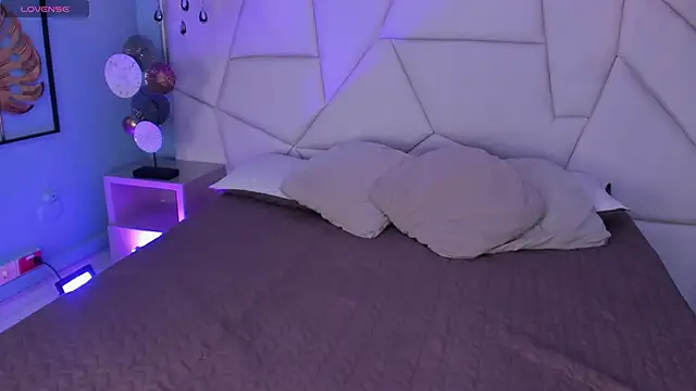 Snapshot of bellaa_becca chatting on December 2025 04:23:01 PM bellaa becca online show from December 2025 04:23:01 PM