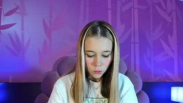 Lezy  online show from January 2025 07:32:01 PM