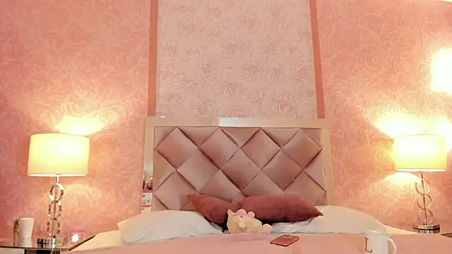 Lezy  online show from November 2025 07:36:03 PM