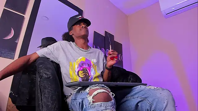 Snapshot of BRYXXXON1 chatting on February 2025 01:47:02 PM BRYXXXON1 online show from February 2025 01:47:02 PM