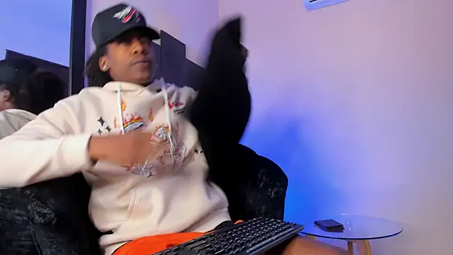 Snapshot of BRYXXXON1 chatting on March 2025 02:12:02 PM BRYXXXON1 online show from March 2025 02:12:02 PM