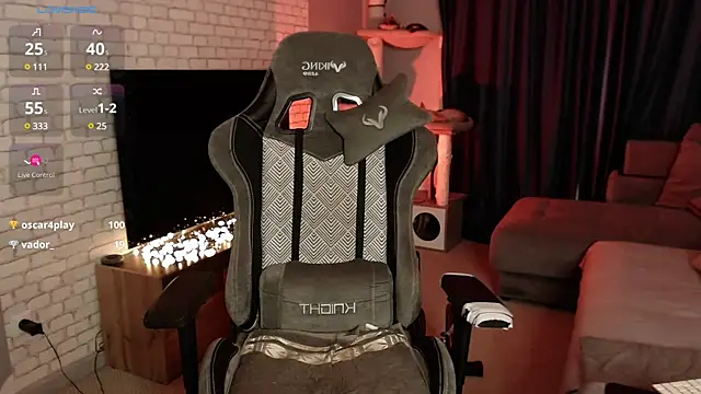 Snapshot of LeoPaulini chatting on March 2025 01:43:02 PM LeoPaulini online show from March 2025 01:43:02 PM