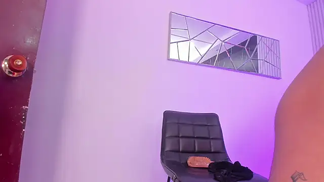 Mell Saenz online show from March 2025 01:41:01 PM