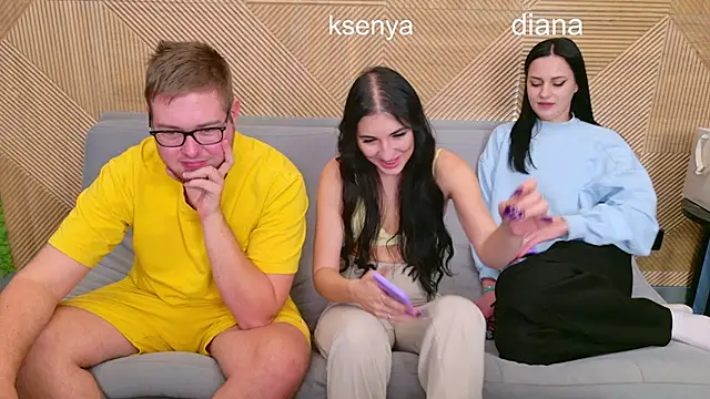 Ksenny online show from October 2025 02:59:01 PM