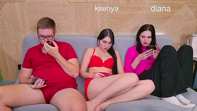 Ksenny online show from November 2025 04:49:01 PM