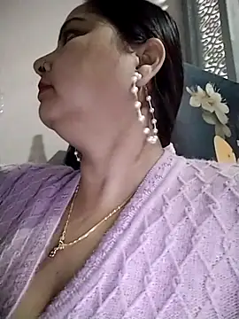 Snapshot of Dianaa9 chatting on February 2025 04:45:02 PM Dianaa9 online show from February 2025 04:45:02 PM