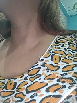 Snapshot of Dianaa9 chatting on October 2025 06:43:01 AM Dianaa9 online show from October 2025 06:43:01 AM