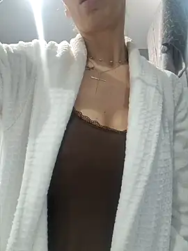 Snapshot of SweetMonicaUK chatting on January 2025 08:40:02 AM SweetMonicaUK online show from January 2025 08:40:02 AM