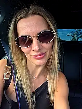 Snapshot of SweetMonicaUK chatting on September 2025 09:42:02 AM SweetMonicaUK online show from September 2025 09:42:02 AM