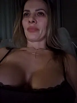 Snapshot of SweetMonicaUK chatting on October 2025 09:21:02 PM SweetMonicaUK online show from October 2025 09:21:02 PM