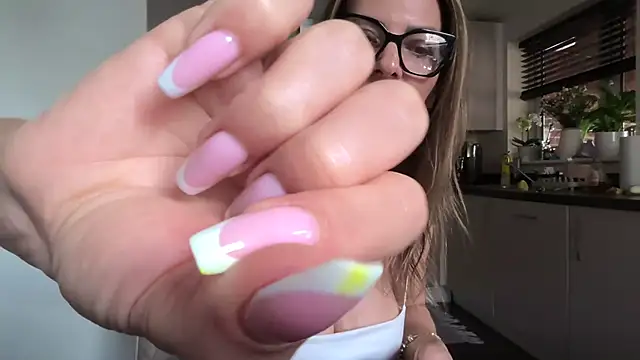 SweetMonicaUK online show from May 2026 08:44:01 AM