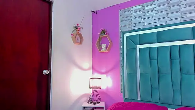 LORENSCOLLINS online show from February 2026 07:40:01 PM